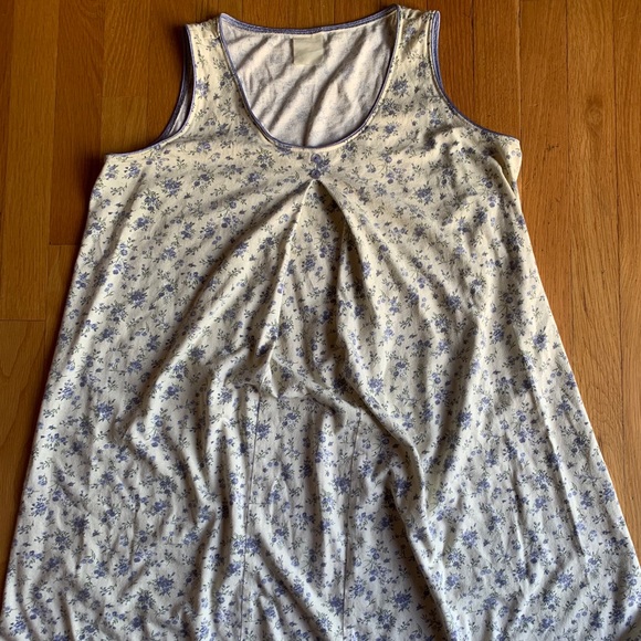 Maternity Gown & Robe - Picture 5 of 10